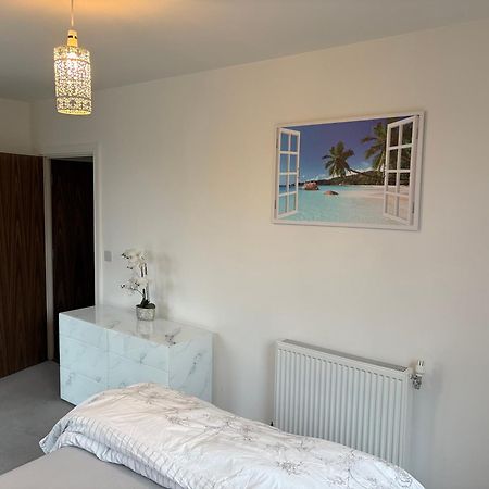 Spacious Apartment In The Heart Of Chelmsford Luaran gambar
