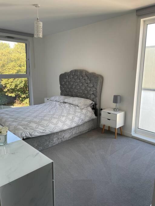 Spacious Apartment In The Heart Of Chelmsford Luaran gambar